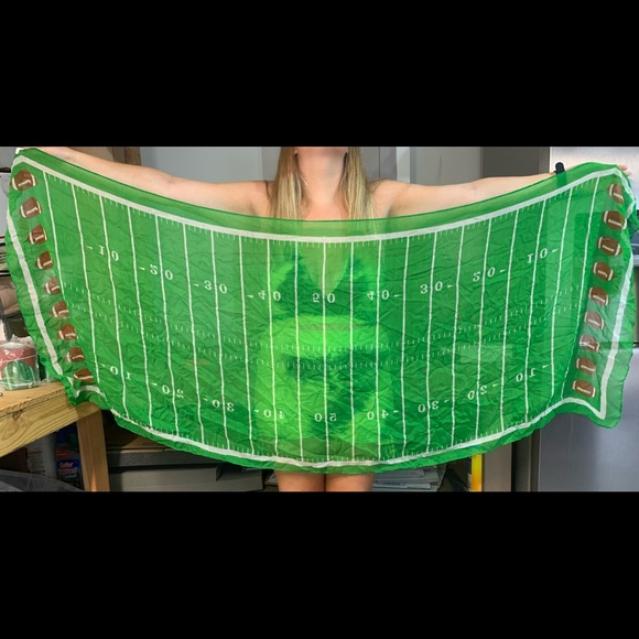 fashion on the field scarf - Picture 3 of 3